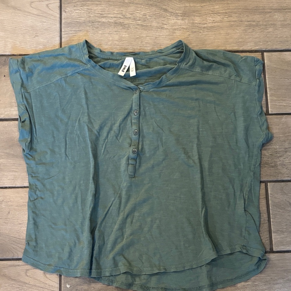 Pact Green Buttoned Short Sleeve Top